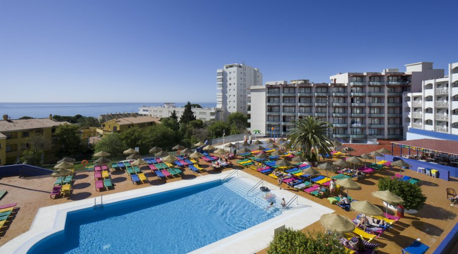 4 noches en Benalmádena pensión completa 308€ + opción niñ@ gratis