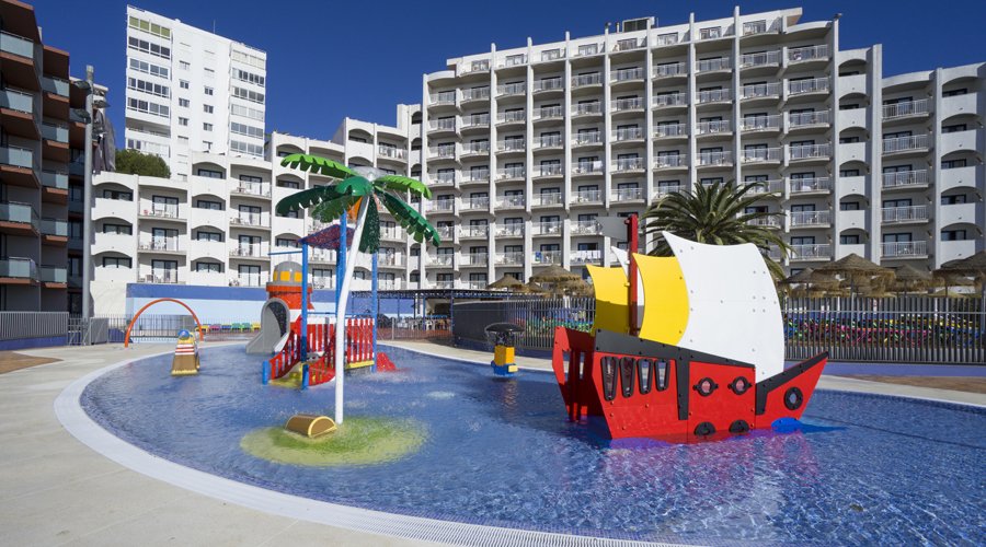 4 noches en Benalmádena pensión completa 308€ + opción niñ@ gratis