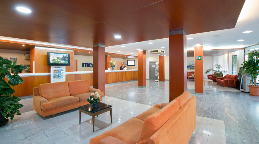 Recepción lobby hotel Bali