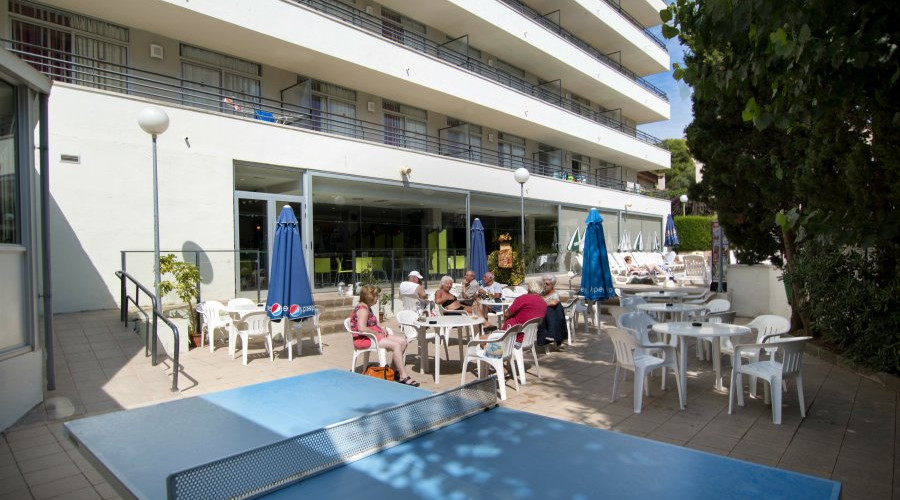 Terraza Aparhotel Esmeraldas
