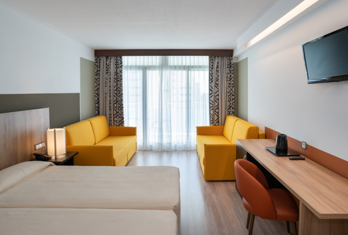 Habitación Doble (2 adultos + 2 niños)